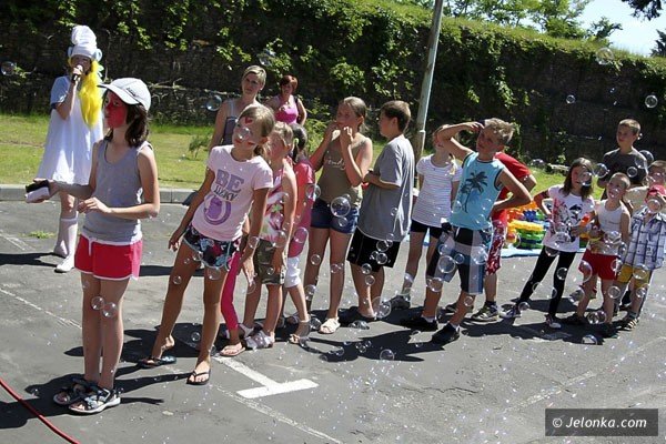 byli-razem-na-dziedzincu-mops-po-festynie-dla-dzieci-mam-i-tatusiow-foto-40653