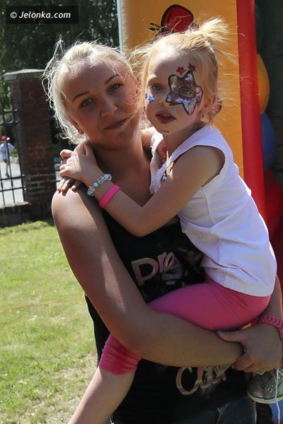 byli-razem-na-dziedzincu-mops-po-festynie-dla-dzieci-mam-i-tatusiow-foto-40653