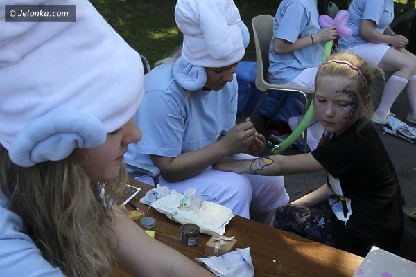 byli-razem-na-dziedzincu-mops-po-festynie-dla-dzieci-mam-i-tatusiow-foto-40653