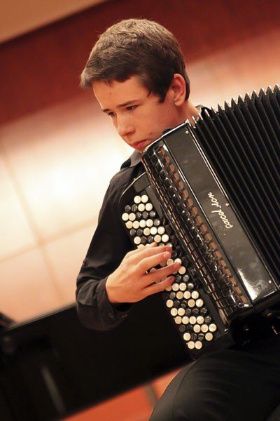 wspaniale-zagrali-absolwenci-szkoy-muzycznej-w-filharmonii-foto-40732