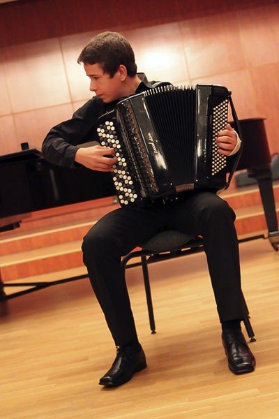 wspaniale-zagrali-absolwenci-szkoy-muzycznej-w-filharmonii-foto-40732