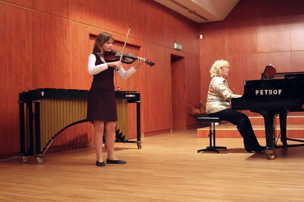 wspaniale-zagrali-absolwenci-szkoy-muzycznej-w-filharmonii-foto-40732
