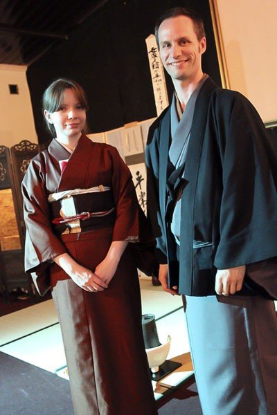 parzyli-herbate-i-walczyli-wrecz-po-spotkaniu-z-kultura-japonii-foto-40761