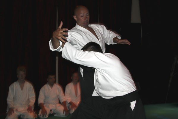 parzyli-herbate-i-walczyli-wrecz-po-spotkaniu-z-kultura-japonii-foto-40761