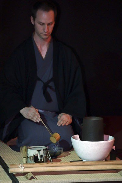 parzyli-herbate-i-walczyli-wrecz-po-spotkaniu-z-kultura-japonii-foto-40761