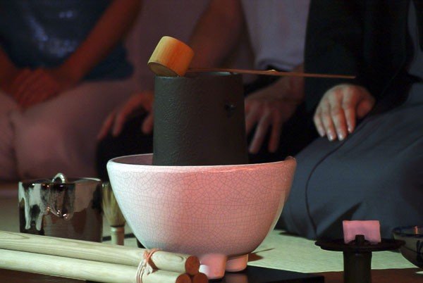 parzyli-herbate-i-walczyli-wrecz-po-spotkaniu-z-kultura-japonii-foto-40761