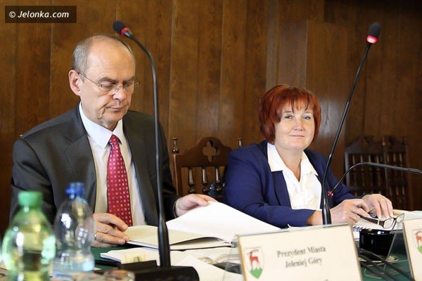 budzet-zatwierdzony-absolutorium-udzielone-byo-goraco-foto-40794