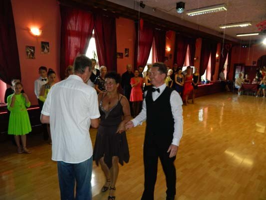 przedwakacyjny-pokaz-taneczny-w-szkole-beaty-i-tomasza-tabor-foto-40808