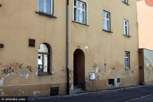 niebezpieczny-mezczyzna-terroryzuje-mieszkancow-40817