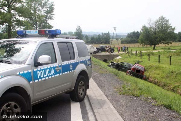 kolizja-w-radomierzutrzy-auta-mocno-uszkodzone-ruch-odbywa-sie-wahadowo-foto-40854