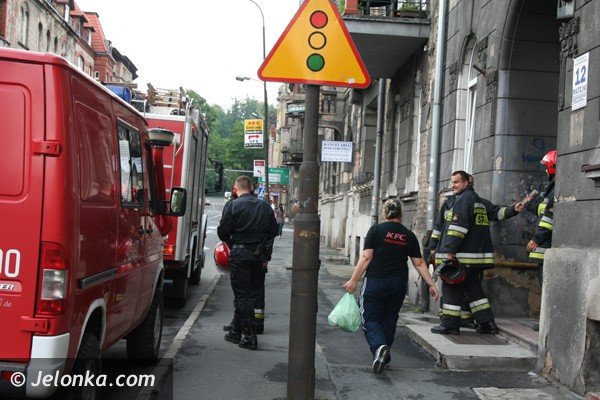 chcia-skoczyc-z-drugiego-pietra-bo-przysza-po-niego-policja-40887