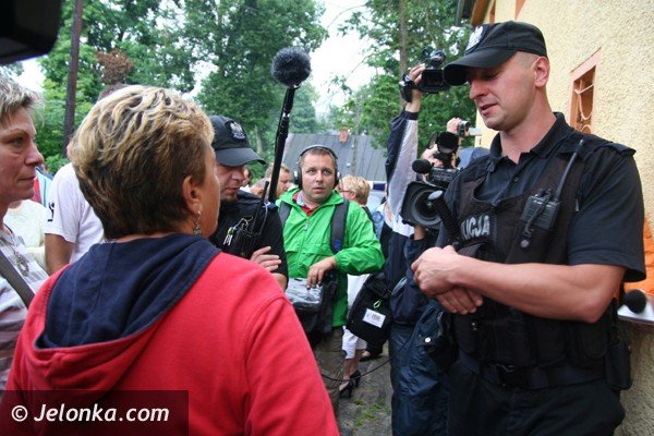 byy-proboszcz-musi-opuscic-plebanie-i-karpniki-ale-nie-chce-foto-40903