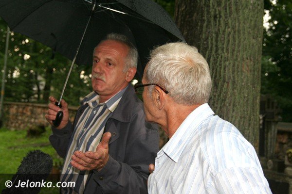byy-proboszcz-musi-opuscic-plebanie-i-karpniki-ale-nie-chce-foto-40903