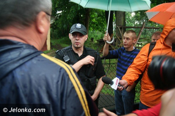 byy-proboszcz-musi-opuscic-plebanie-i-karpniki-ale-nie-chce-foto-40903