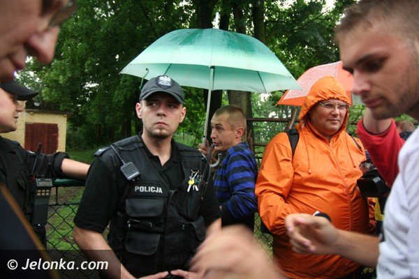 byy-proboszcz-musi-opuscic-plebanie-i-karpniki-ale-nie-chce-foto-40903