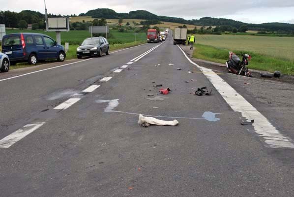 smiertelny-wypadek-z-udziaem-ciezarowki-ze-szklarskiej-poreby-foto-40911