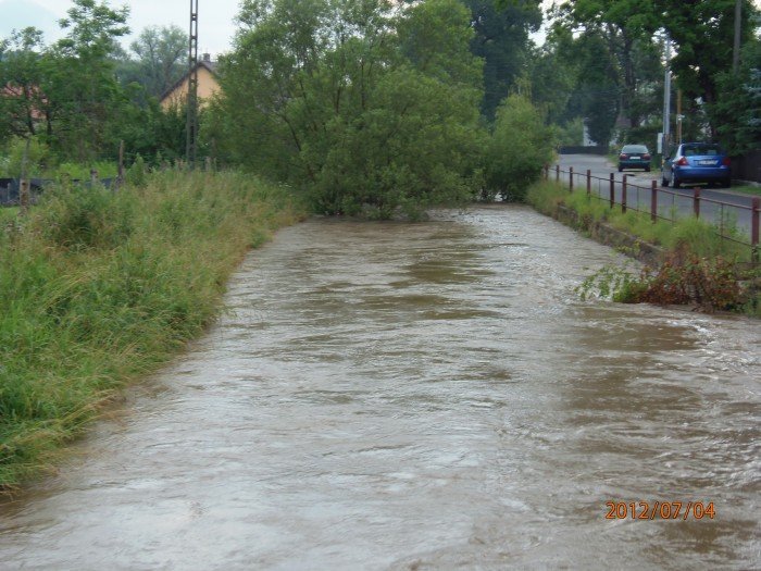 czas-sie-wziac-za-radomierke-bo-ludziom-z-trzcinskiej-grozi-zalanie-wczoraj-byo-groznie-foto-40914