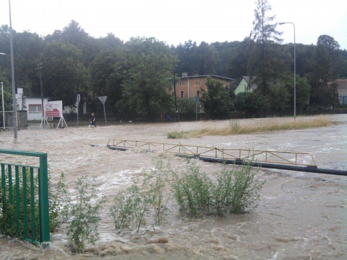 po-nawanicy-podtopienia-zniszczone-drogi-nie-ma-przejazdu-przez-maciejowa-foto-40929