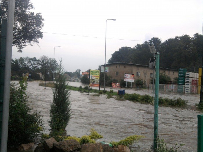 po-nawanicy-podtopienia-zniszczone-drogi-nie-ma-przejazdu-przez-maciejowa-foto-40929