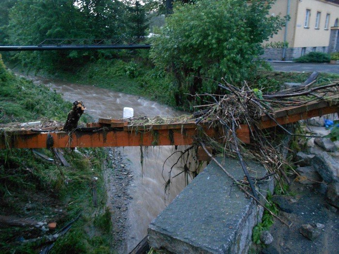 po-nawanicy-podtopienia-zniszczone-drogi-nie-ma-przejazdu-przez-maciejowa-foto-40929