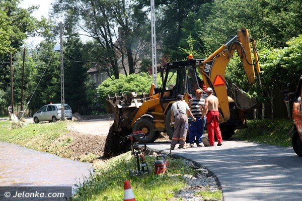 po-kataklizmie-w-maciejowej-woda-zalaa-180-domow-mieszkancom-potrzebna-jest-pomoc-foto-40935