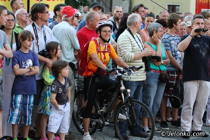 jeleniogorzanie-przywitali-kolarzy-foto-40981
