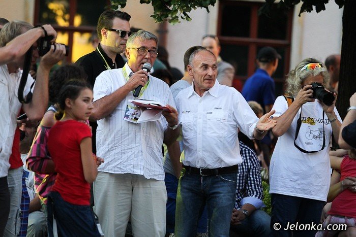 jeleniogorzanie-przywitali-kolarzy-foto-40981