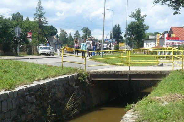 przeprawa-przez-maciejowa-gehenna-mieszkancow-komarna-foto-41027