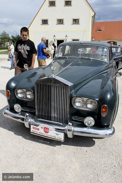 kultowe-bryki-zachwycaja-w-wojanowie-trwa-zlot-rollsroyce-bentley-foto-41056