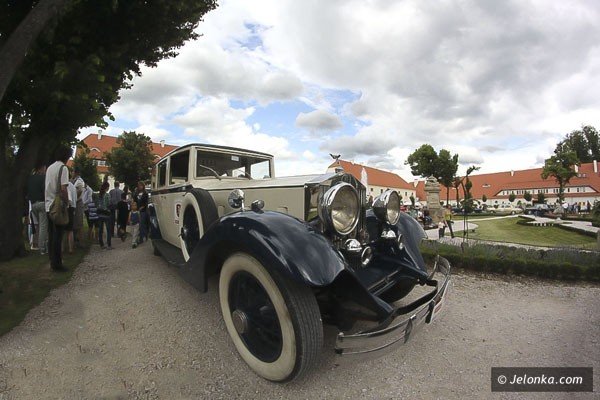 kultowe-bryki-zachwycaja-w-wojanowie-trwa-zlot-rollsroyce-bentley-foto-41056
