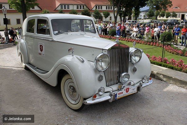 kultowe-bryki-zachwycaja-w-wojanowie-trwa-zlot-rollsroyce-bentley-foto-41056