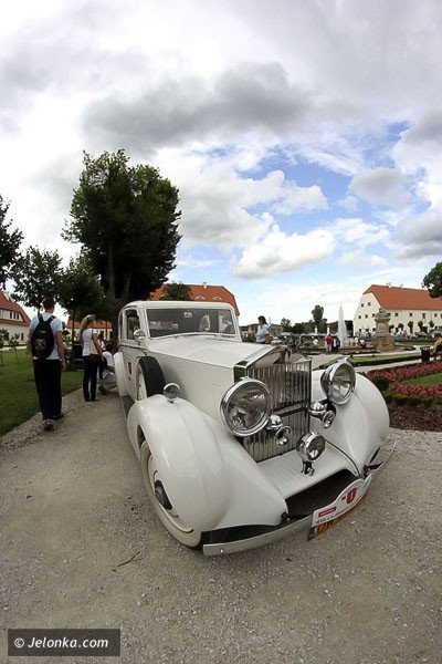 kultowe-bryki-zachwycaja-w-wojanowie-trwa-zlot-rollsroyce-bentley-foto-41056