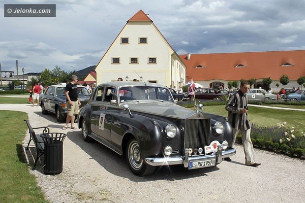 kultowe-bryki-zachwycaja-w-wojanowie-trwa-zlot-rollsroyce-bentley-foto-41056