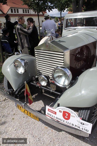kultowe-bryki-zachwycaja-w-wojanowie-trwa-zlot-rollsroyce-bentley-foto-41056