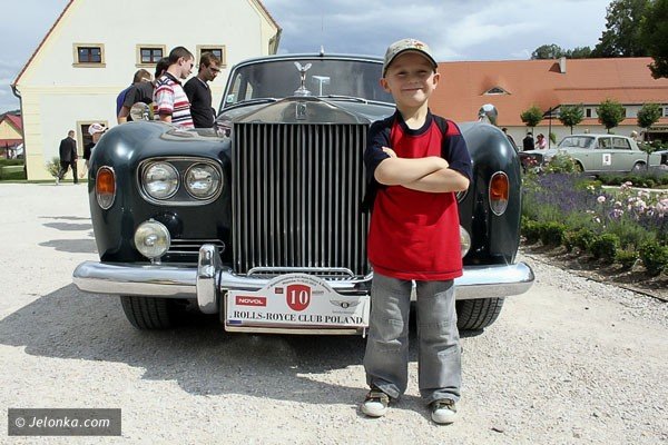 kultowe-bryki-zachwycaja-w-wojanowie-trwa-zlot-rollsroyce-bentley-foto-41056