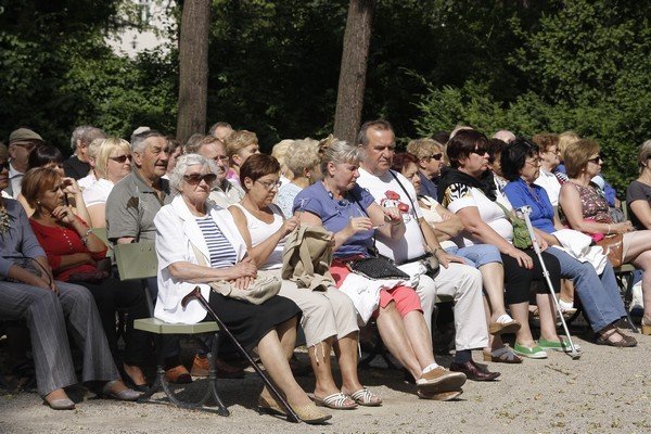 kowarska-orkiestra-deta-zagraa-promenadowo-w-cieplicach-41058