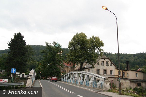 latarnie-swieciy-w-piechowicach-w-biay-dzien-foto-41113