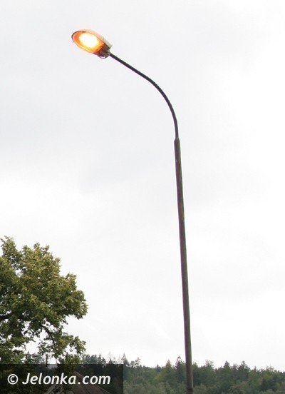 latarnie-swieciy-w-piechowicach-w-biay-dzien-foto-41113