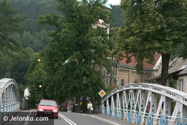 latarnie-swieciy-w-piechowicach-w-biay-dzien-foto-41113