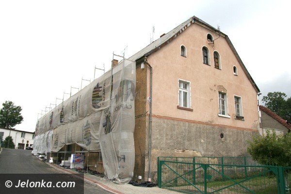 grzyb-przykryja-styropianem-w-ramach-rewitalizacji-budynku-foto-41130