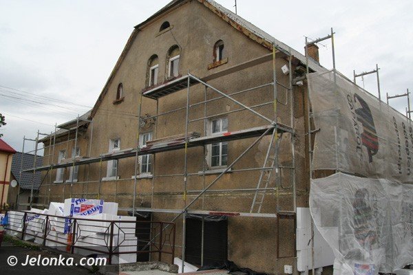 grzyb-przykryja-styropianem-w-ramach-rewitalizacji-budynku-foto-41130