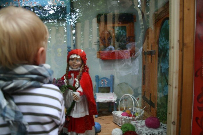 czytelniczka-w-parku-bajek-jest-swietnie-foto-41183