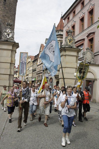 jeleniogorscy-pielgrzymi-wyruszyli-na-jasna-gore-41215