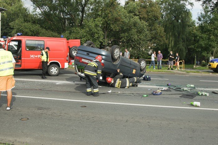 grozny-wypadek-na-skrzyzowaniu-ulic-wolnosci-i-wojska-polskiego-foto-41253