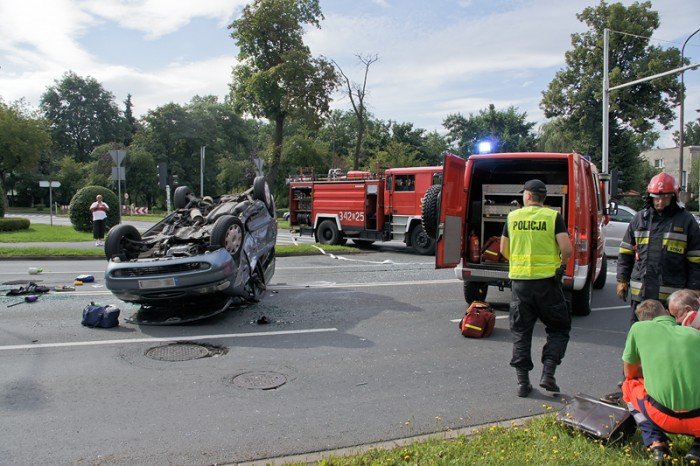 grozny-wypadek-na-skrzyzowaniu-ulic-wolnosci-i-wojska-polskiego-foto-41253