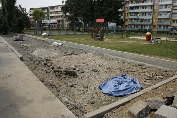 budowa-parkingu-podzielia-mieszkancow-osiedla-orle-41306