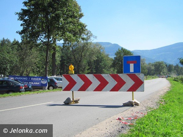 trwa-budowa-ronda-w-mikowie-kierowcy-gubia-sie-w-objazdach-foto-41328