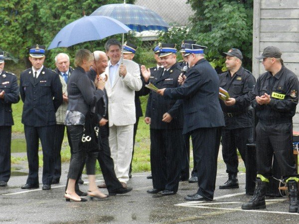 strazacy-podziekowali-darczyncom-za-pomoc-w-remoncie-siedziby-foto-41329