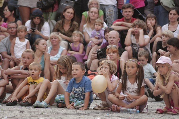teatry-uliczne-hasay-po-rynku-brawo-mowili-widzowie-foto-41338