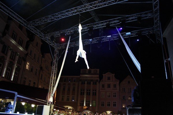 teatry-uliczne-hasay-po-rynku-brawo-mowili-widzowie-foto-41338
